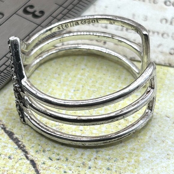 Stella & Dot Silver Crystal Chevron Wide Band Designer Signed Ring - Picture 4 of 13